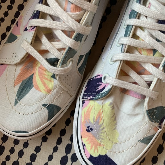 sk8-hi Vans NWOT - Picture 4 of 8